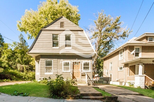 property at 836 28th St
