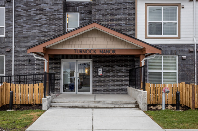 Turnock Manor in Maple Ridge, BC - Building Photo - Building Photo