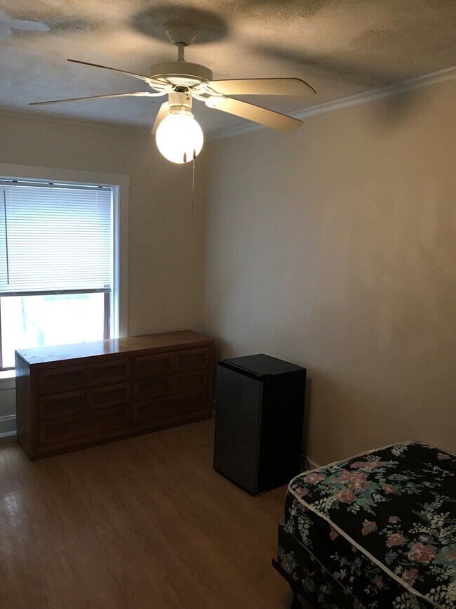 1600 W Jonquil Ter in Chicago, IL - Building Photo - Building Photo