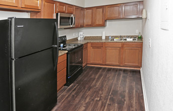 Jammes Apartments in Jacksonville, FL - Building Photo - Interior Photo