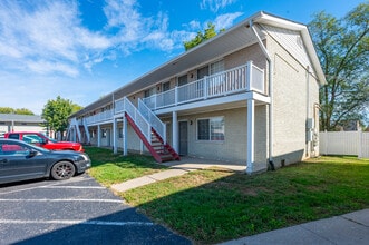One Somerset Apartments in Indianapolis, IN - Building Photo - Building Photo