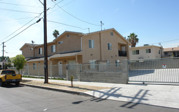 12040 Dehougne St in North Hollywood, CA - Building Photo - Building Photo