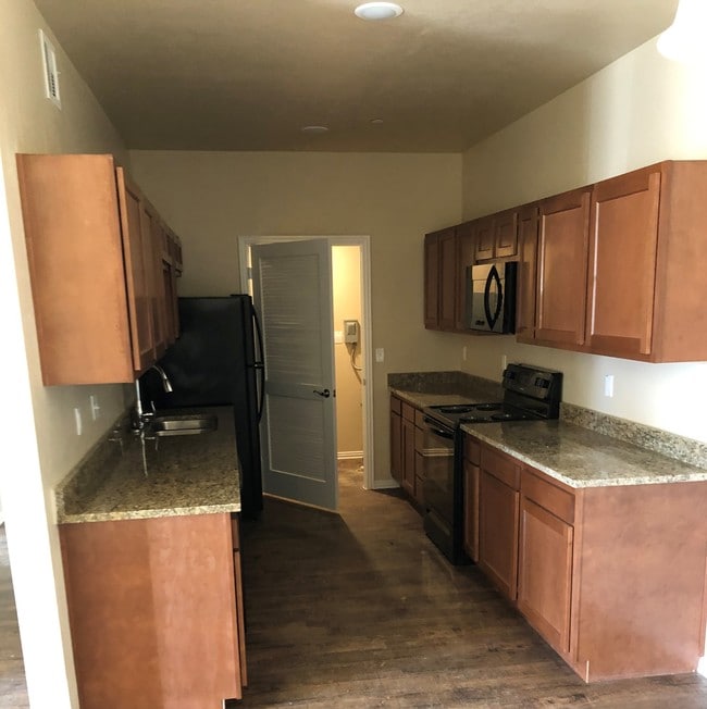 Dixon Park Apartments in Durant, OK - Building Photo - Building Photo