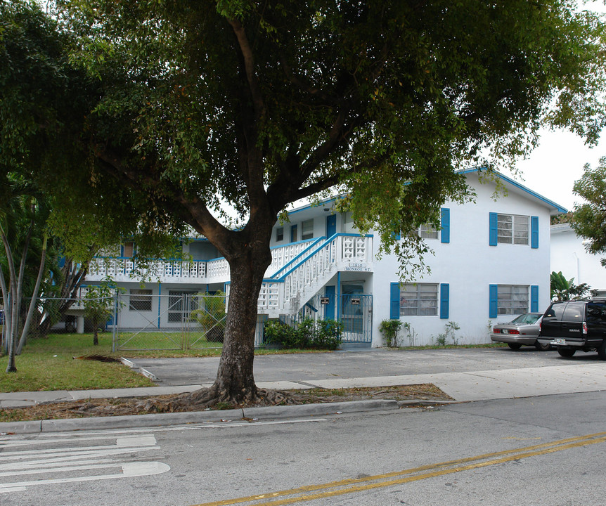 1810 Monroe St in Hollywood, FL - Building Photo