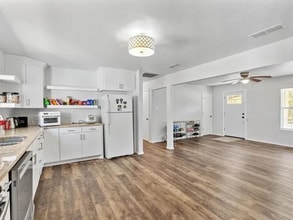 303 S Bois D Arc St in Grandview, TX - Building Photo - Building Photo