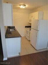 4605 Bayshore Dr in Naples, FL - Building Photo - Building Photo