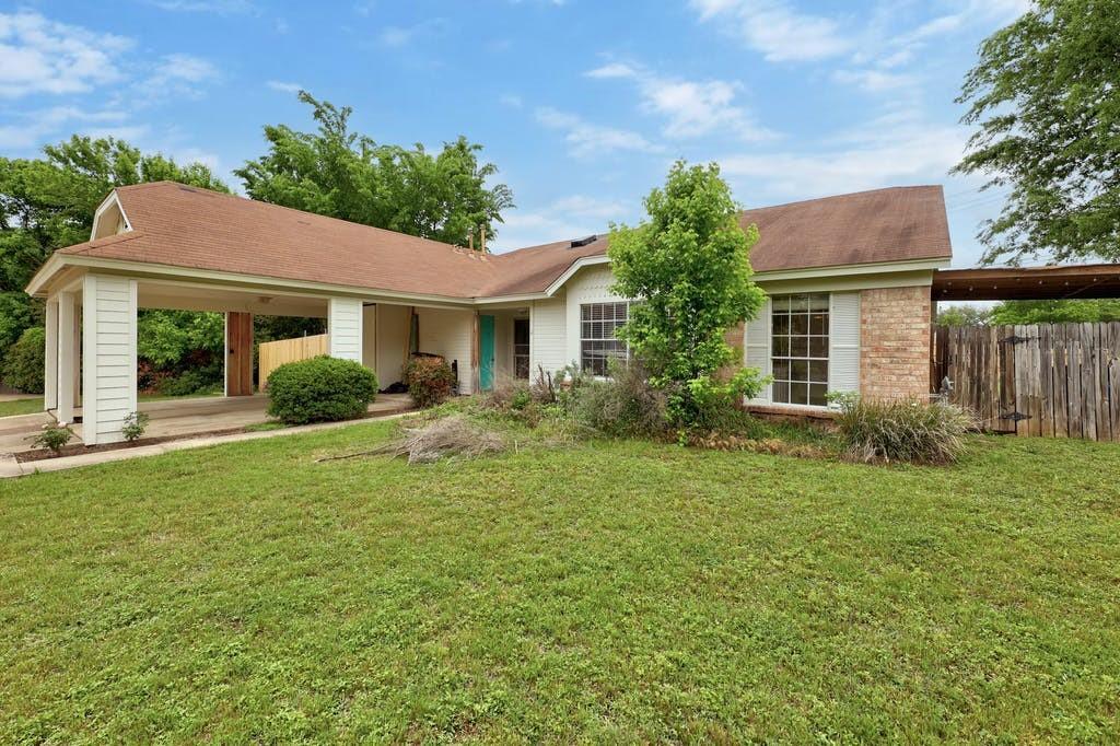 7601 Woodstone Cove in Austin, TX - Building Photo