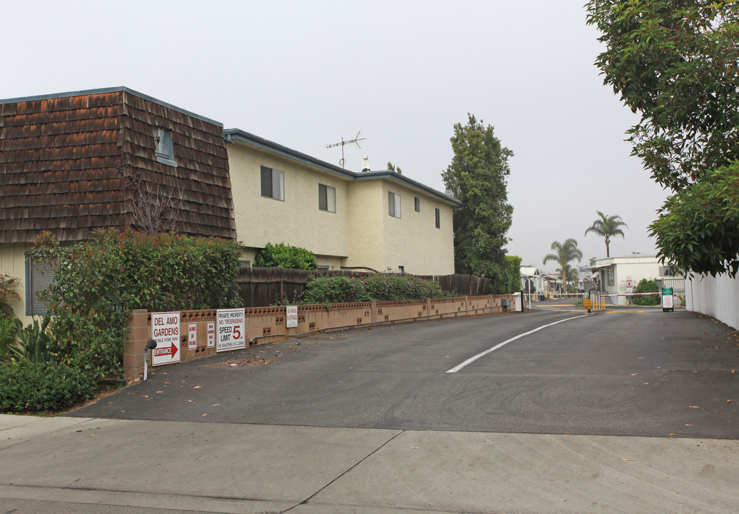 Del Amo Gardens in Torrance, CA - Building Photo