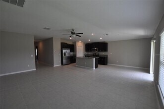 1458 Tahitian Sunrise Dr in Plant City, FL - Building Photo - Building Photo