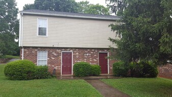 123 Valleydale Dr in Lynchburg, VA - Building Photo