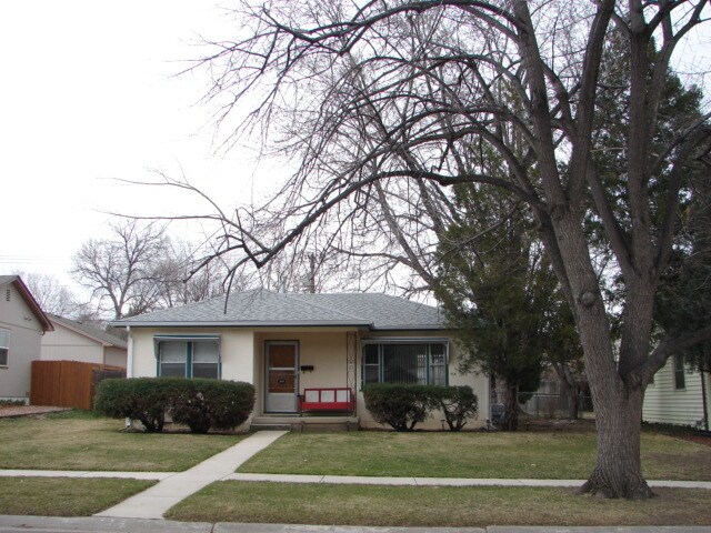 529 Pleasant St in Colorado Springs, CO - Building Photo - Building Photo