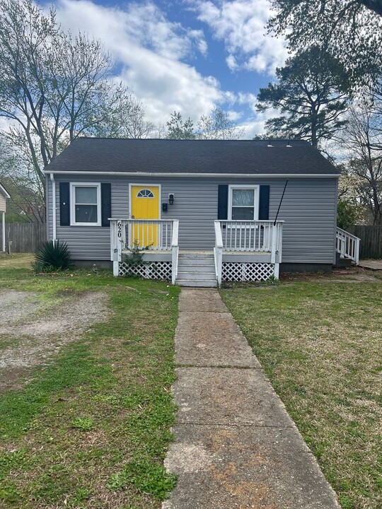 620 73rd St in Newport News, VA - Building Photo