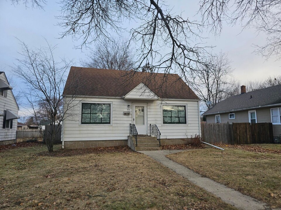 3015 Arcadia Terrace in Rockford, IL - Building Photo