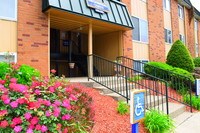 Building Photo - Derby Run Apartamentos in Louisville, Kentucky