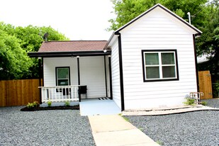 511 Meerscheidt St in San Antonio, TX - Building Photo