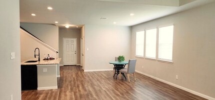 5759 Cerrillos Dr in Bryan, TX - Building Photo - Building Photo
