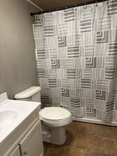 26-32 Circle Dr in Chatham, IL - Building Photo - Building Photo