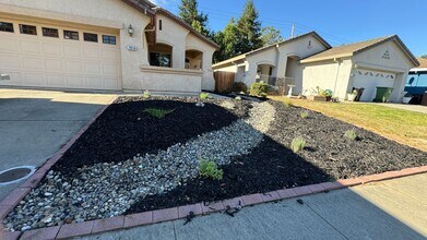 7914 Mansell Way in Elk Grove, CA - Building Photo - Building Photo