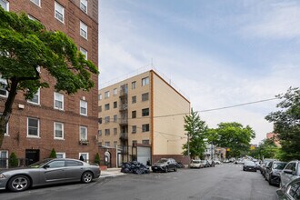 605 E. new York Ave in Brooklyn, NY - Building Photo - Building Photo