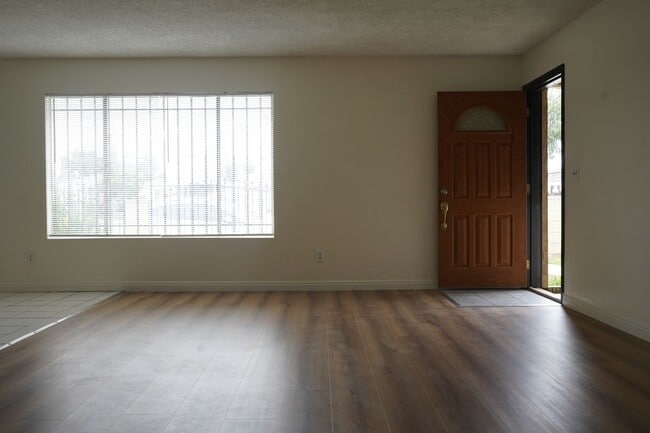 12149 Alondra Blvd in Norwalk, CA - Foto de edificio - Building Photo