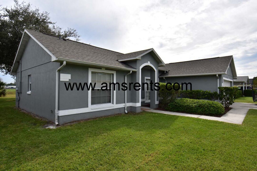 2232 Virginia Dr in Kissimmee, FL - Building Photo