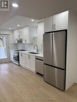 2271 Whitewood Cres in Innisfil, ON - Building Photo