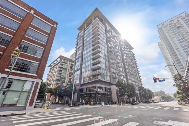 property at 1100 S Hope St