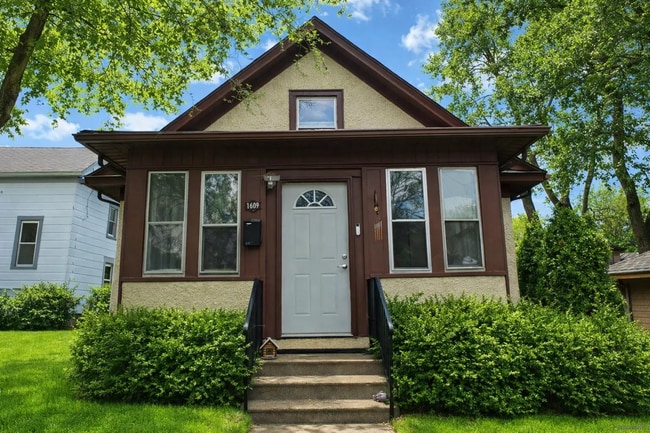 property at 1609 Talmage Ave SE