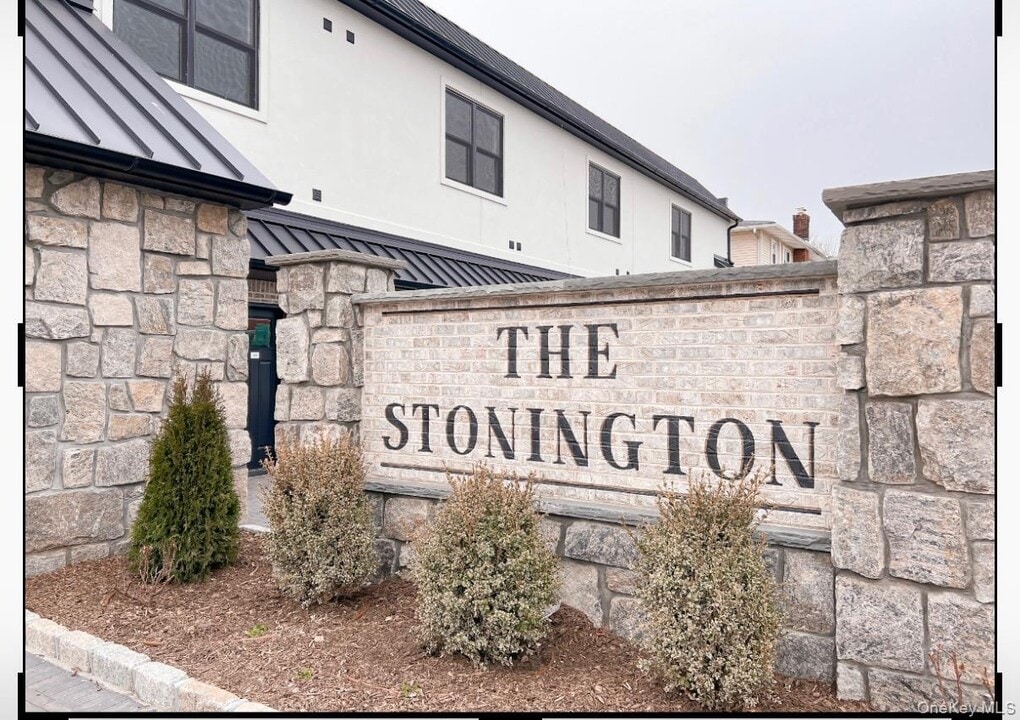 78 Roslyn Rd in Mineola, NY - Building Photo