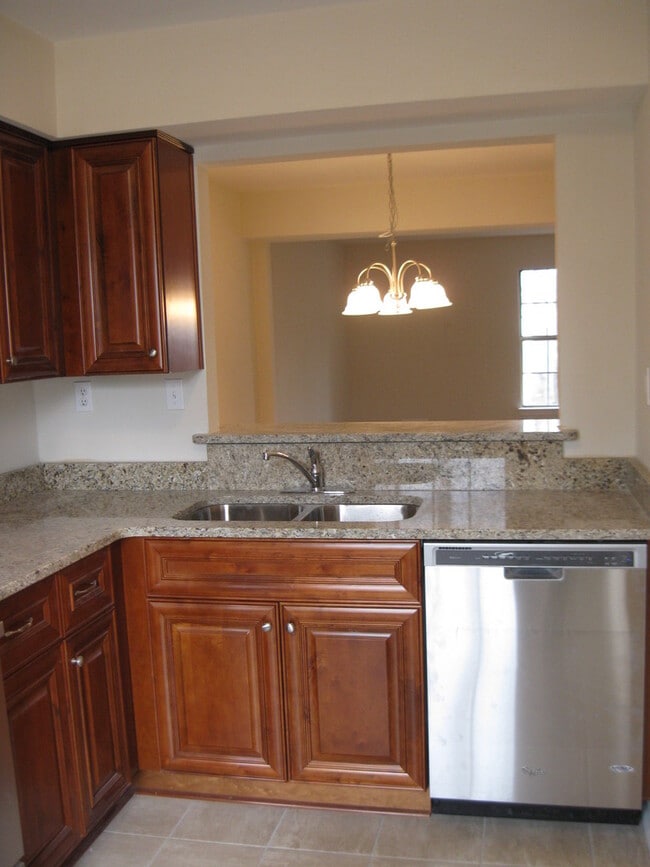4044 Inverness Rd in Virginia Beach, VA - Building Photo - Building Photo
