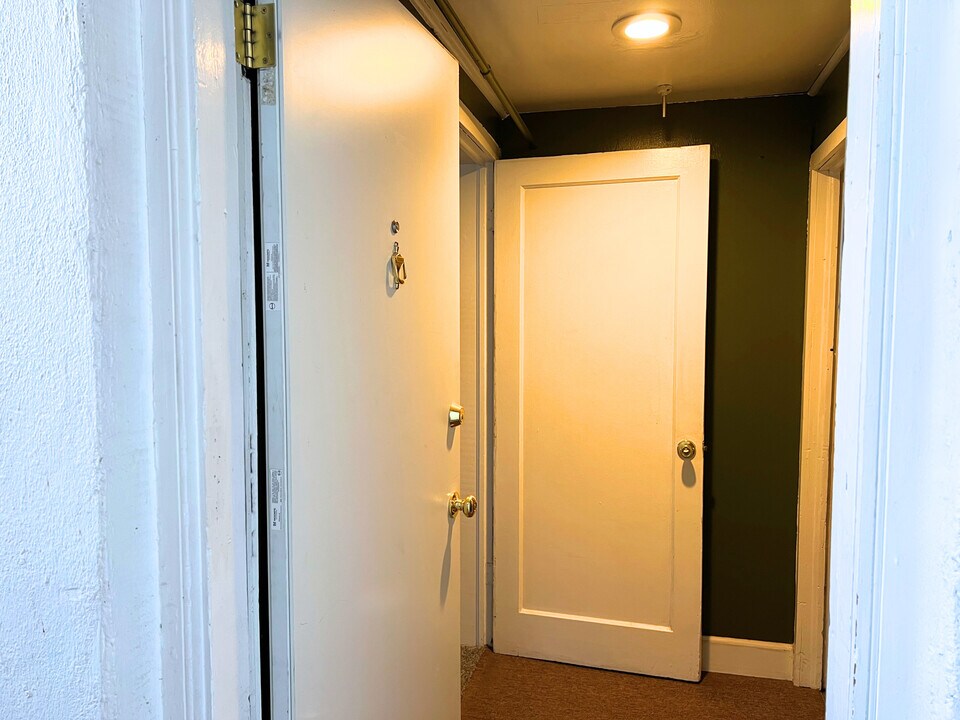 972 E 3385 S in Millcreek, UT - Building Photo