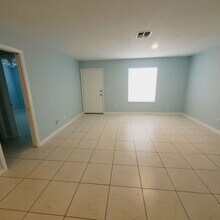2435-2435 Lola Ave S in Lehigh Acres, FL - Building Photo - Building Photo