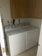 335 N Mariposa Ave, Unit #4 in Los Angeles, CA - Building Photo - Building Photo