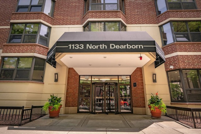 property at 1133 N Dearborn St