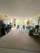 2691 S Course Dr in Pompano Beach, FL - Foto de edificio - Building Photo