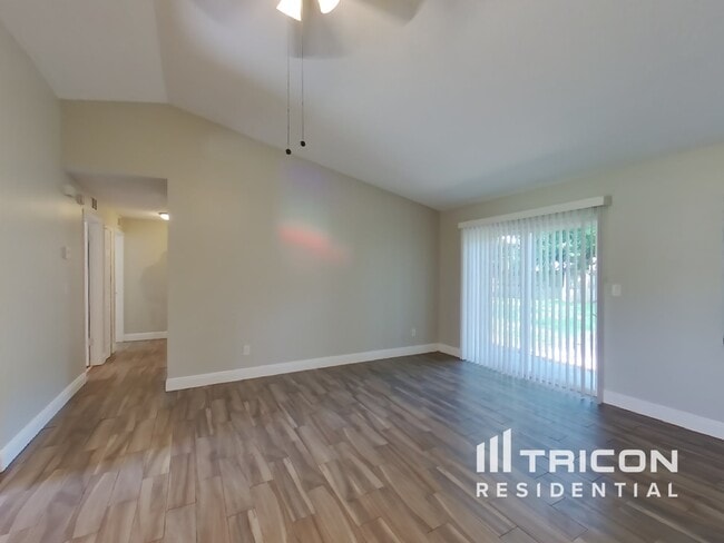 1108 Robin Dr in Plant City, FL - Building Photo - Building Photo