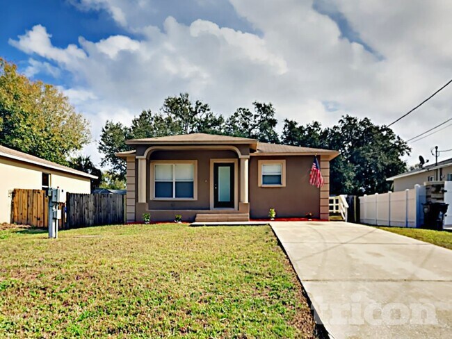 706 Parsons St SW in Ruskin, FL - Foto de edificio - Building Photo