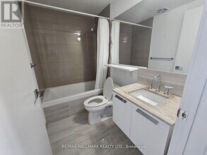 50A-2250 Charles St E in Toronto, ON - Building Photo - Building Photo