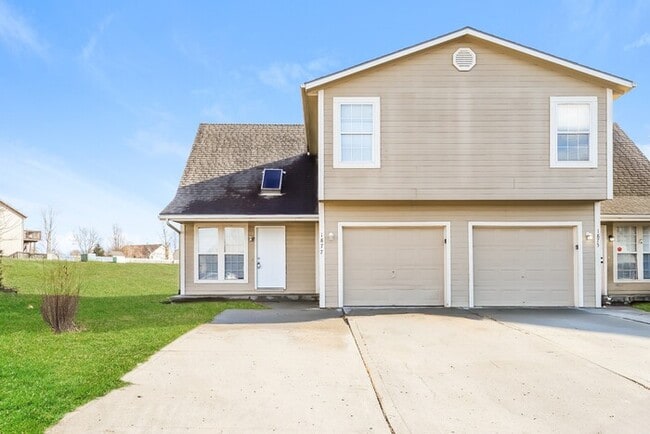 property at 1877 Kingbird Ct