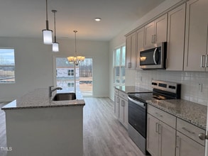 350 Tormore Dr in Sanford, NC - Building Photo - Building Photo