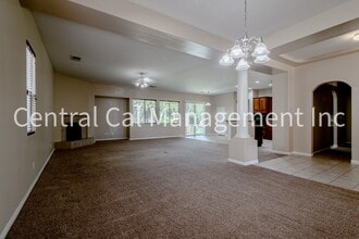 11108 Cypress Falls Ave in Bakersfield, CA - Building Photo - Building Photo