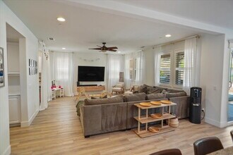 27336 Ellery Pl in Santa Clarita, CA - Building Photo - Building Photo