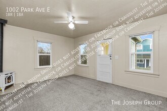 1002 Park Ave E in Port Orchard, WA - Building Photo - Building Photo