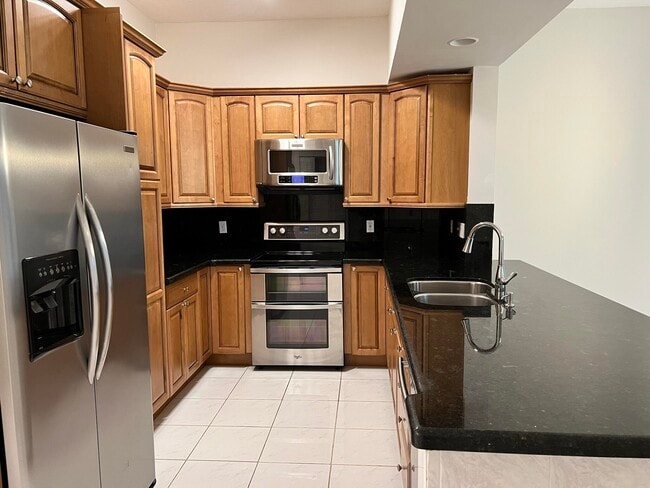 847 NE 17th Way in Fort Lauderdale, FL - Building Photo - Building Photo