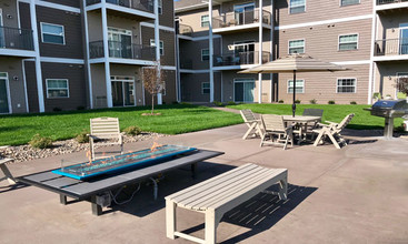 South Pointe Apartments in Owatonna, MN - Building Photo - Building Photo