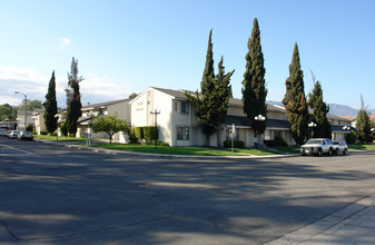 Jaffa Groves in Santa Paula, CA - Building Photo - Building Photo