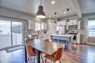 8636 N Cypress Alley in Eagle Mountain, UT - Building Photo - Building Photo