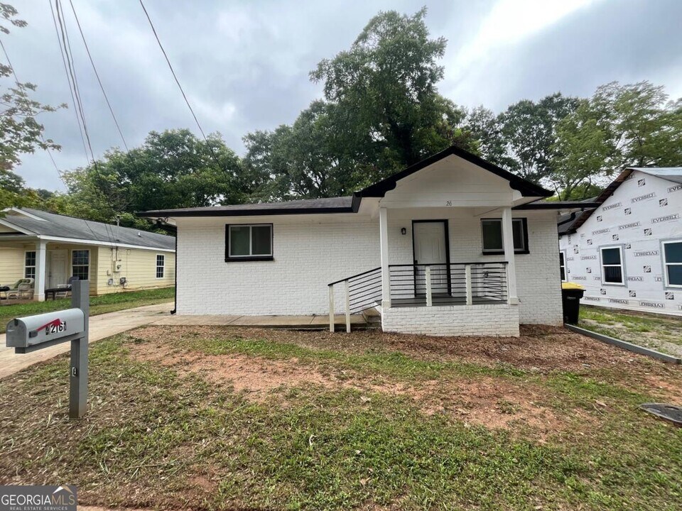 26 Ray St in Newnan, GA - Building Photo