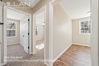 1215 Greenfield Dr in Clarksville, TN - Building Photo - Building Photo