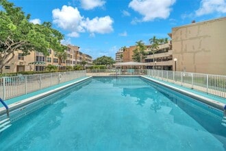 1700 NE 191st St in Miami, FL - Building Photo - Building Photo